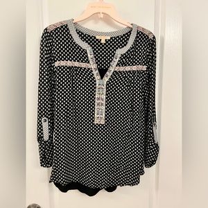 skies are blue • size M • 3/4 sleeves blouse